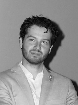 Oliver, 23