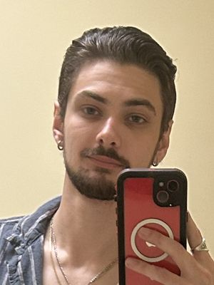 Bobby, 28