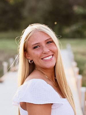 Teagan, 18