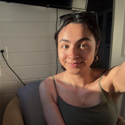 Carolyn, 24