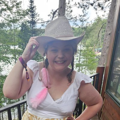 Ashley, 30