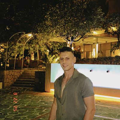 Daniel, 30