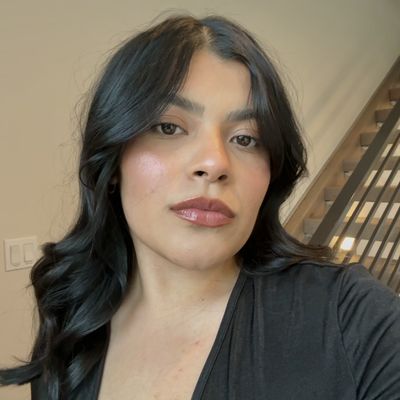 Andrea, 22