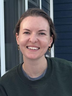 Julie, 32