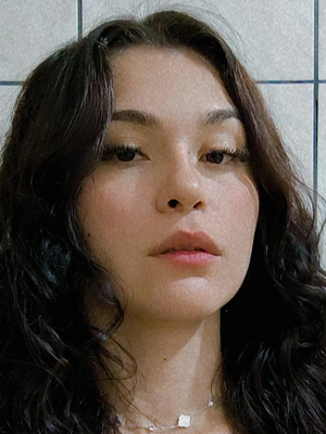 Yasmin, 22
