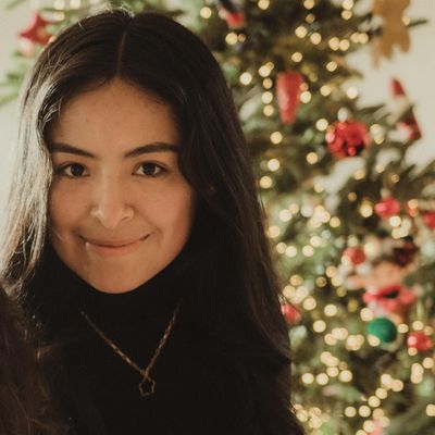 Sofia, 28