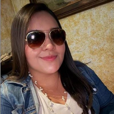 Fernanda, 28