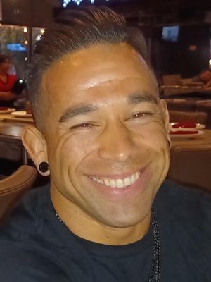 Robbie, 40