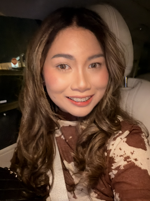 Elizabeth, 33
