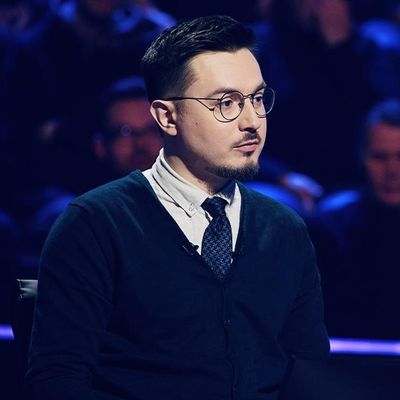 Mikolaj, 29