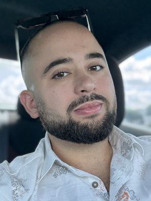 Gustavo, 31