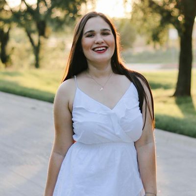 Daniela, 31