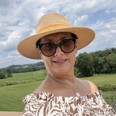 Ivette, 63