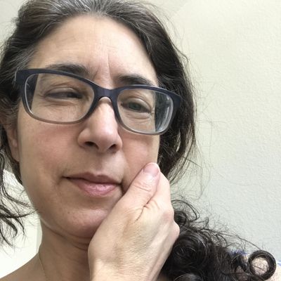 Sandra, 56