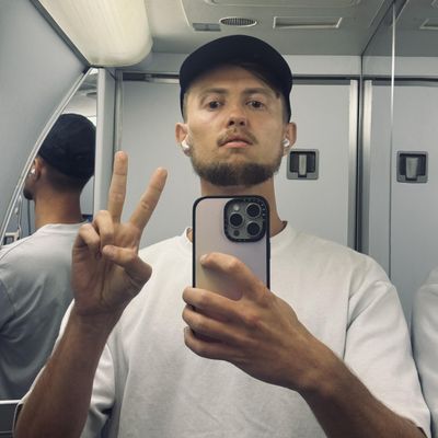 Steve, 32