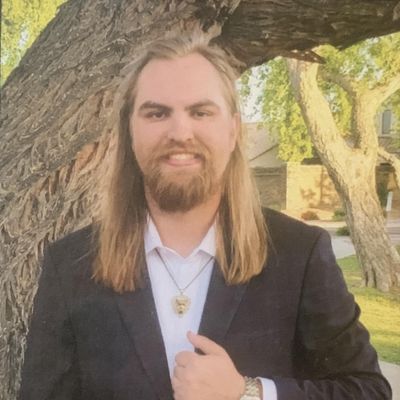 Zach, 22