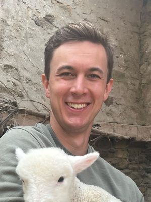 Ben, 25