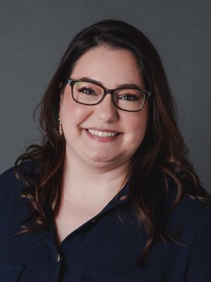 Alice, 43