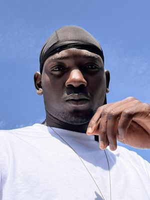 Niyi, 21