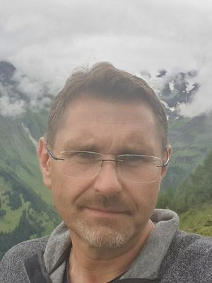 Tomasz, 39