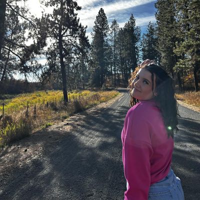 Mikayla, 19