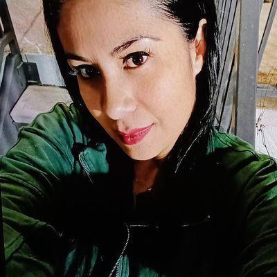 Fernanda, 38