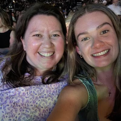 Madeline, 32