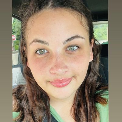 Roberta, 23