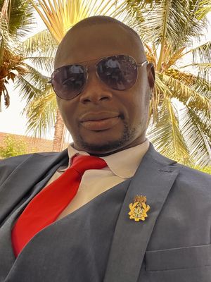 Raymond, 38