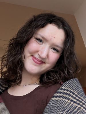 Isabel, 21