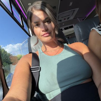 Laura, 39