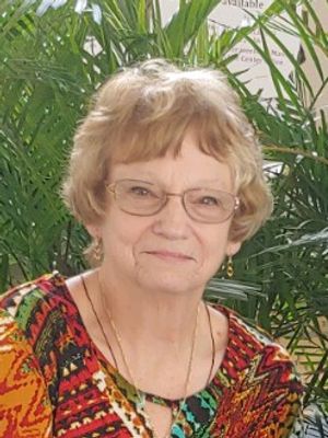 Sandra, 76
