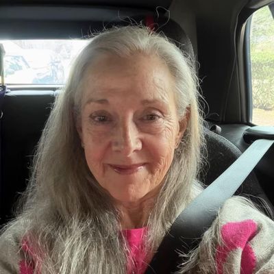 Vicky, 70