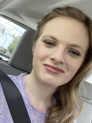 Lauren, 28