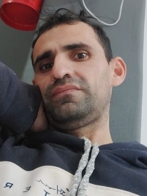 Marcos, 35