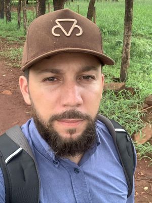 Joel, 32