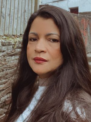Simone, 47