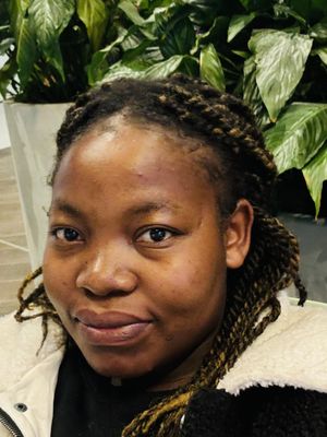 Vee, 27
