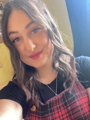 Isabella, 27