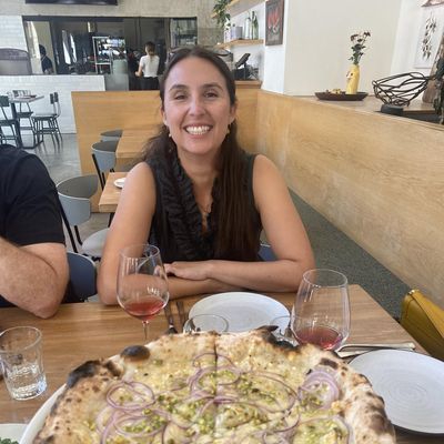 Luisa, 33