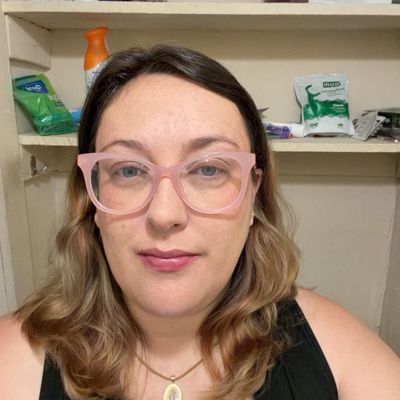 Holly, 41