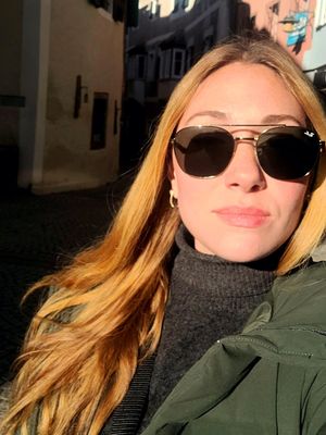 Fernanda, 33