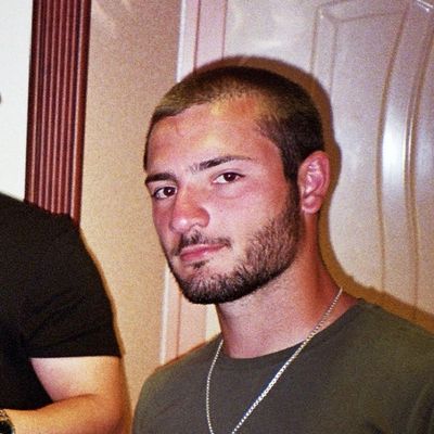 Frankie, 24