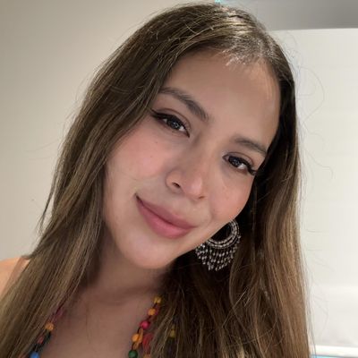 Anallely, 26