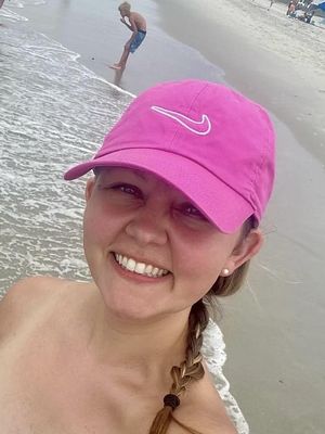 Julianna, 36