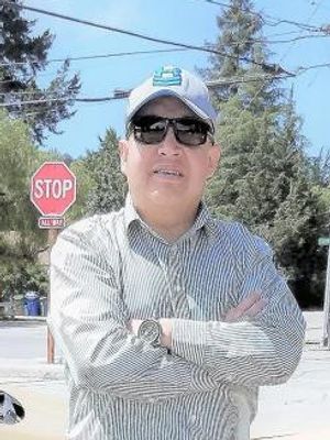 Carlos, 53