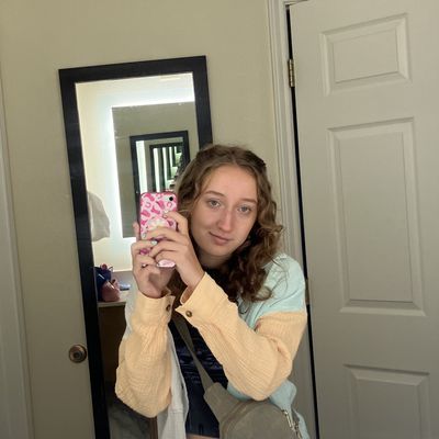 Rachel, 22