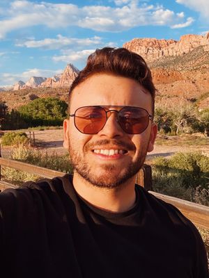 Luis, 29