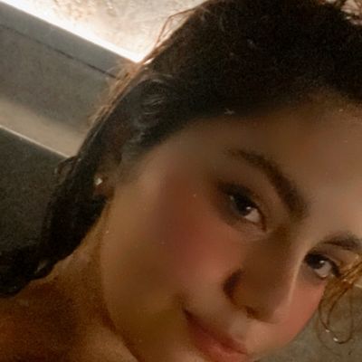 Scarlet, 23