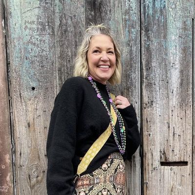Lilian, 51